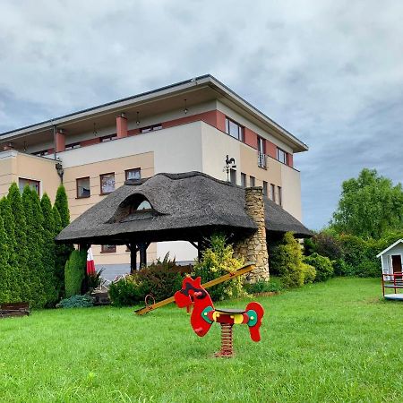 Hotel Nocowanie Restauracja Wenecka Klobuck Exterior foto